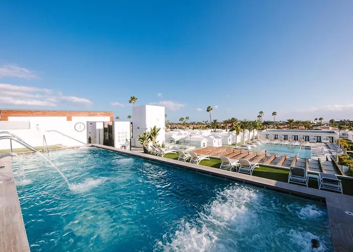 Hotel Club & - Adults Only 4*