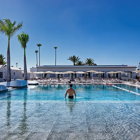 Club & - Adults Only 酒店 4*