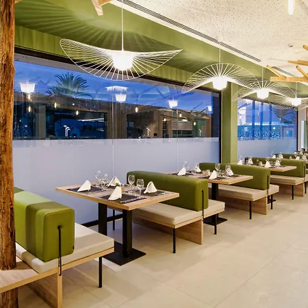 Club & - Adults Only