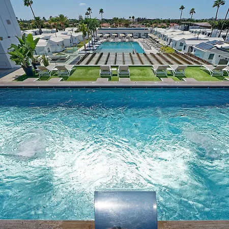 Club & - Adults Only 酒店 4*