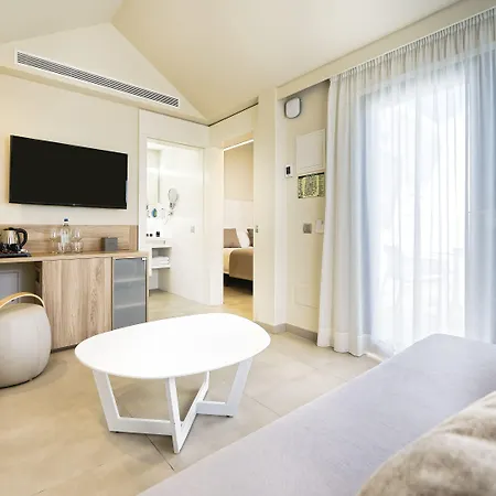 Club & - Adults Only