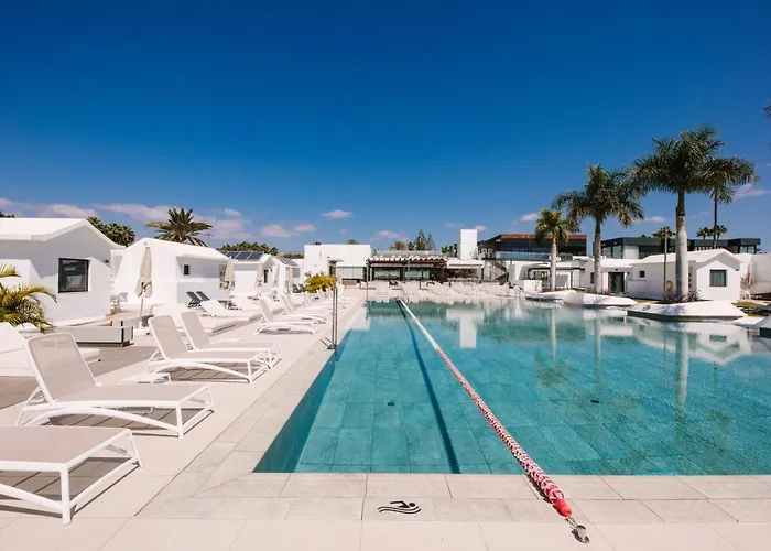 Club & - Adults Only