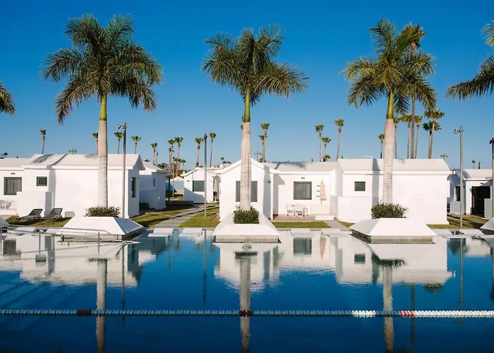 Отель Club & - Adults Only