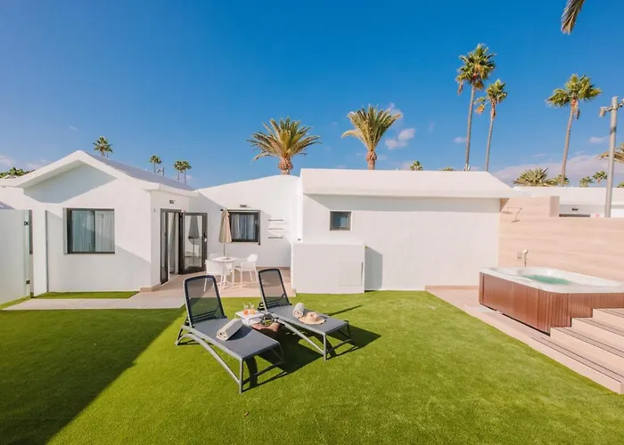 Отель Club & - Adults Only 4*