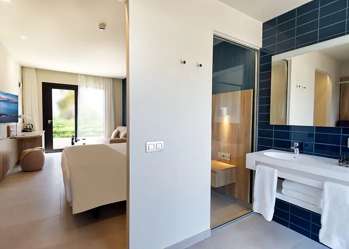 Club & - Adults Only 4*