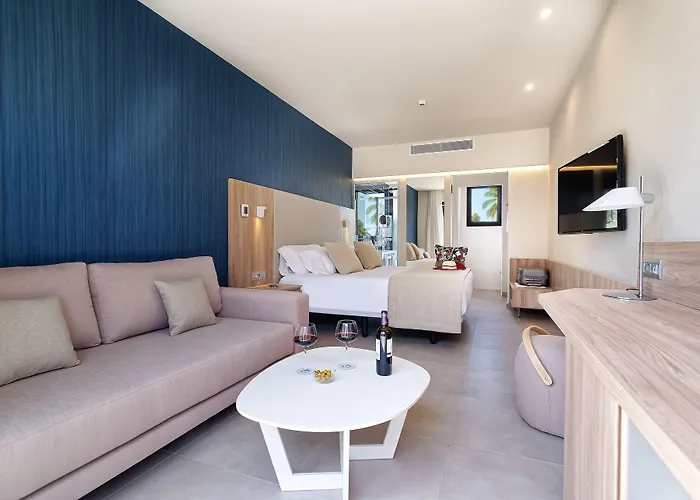 Club & - Adults Only