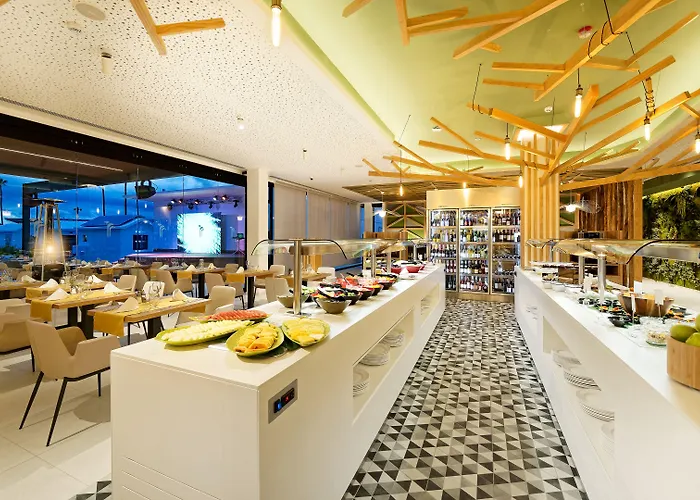 Отель Club & - Adults Only 4*