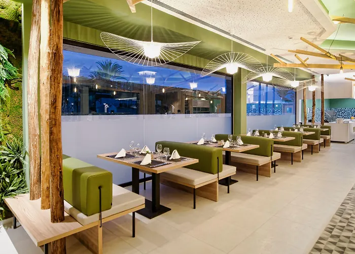 Club & - Adults Only