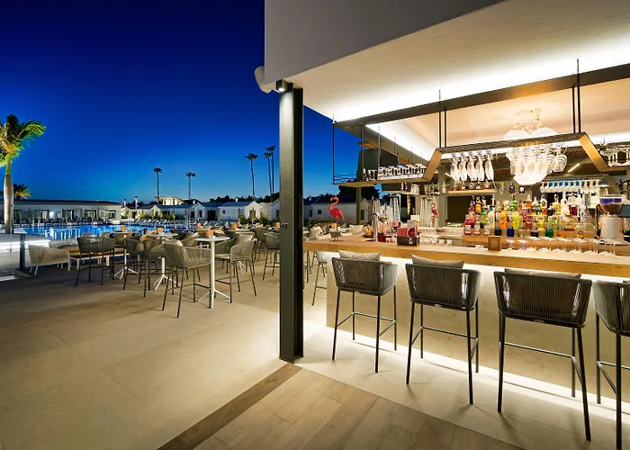 Club & - Adults Only