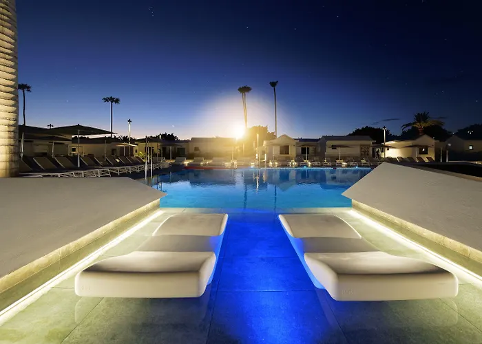 Отель Club & - Adults Only