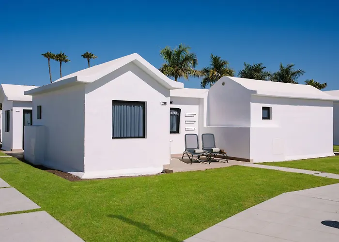 Отель Club & - Adults Only 4*