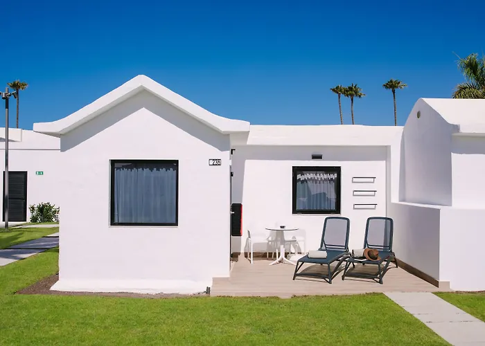 Отель Club & - Adults Only 4*