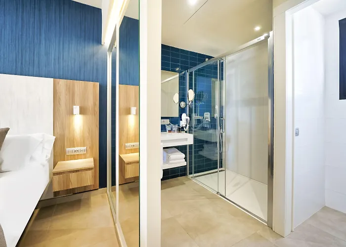 Club & - Adults Only