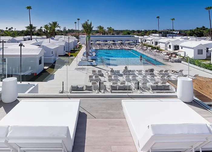 Отель Club & - Adults Only