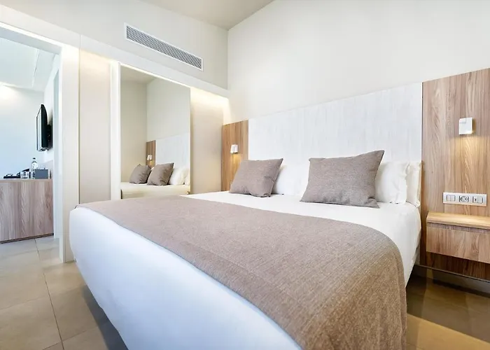 Отель Club & - Adults Only